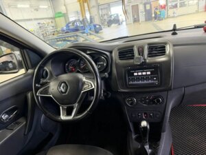 Renault Logan 2018 Stepway 1.6 CVT (113 л.с.) Stepway Life City c пробегом - фото 3