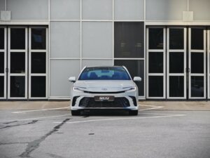 Новый Toyota Camry 2025 2.0hyb CVT (197 л.с.) Sport PLUS  - фото 3