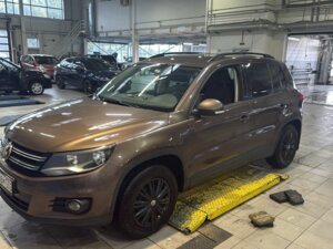 Volkswagen Tiguan 2014 1.4 AMT (150 л.с.) Trend&Fun c пробегом - фото 1