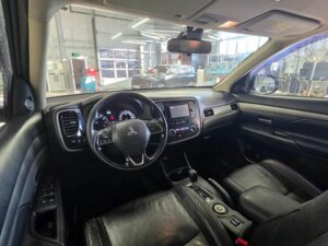 Mitsubishi Outlander 2015 2.0 CVT (146 л.с.) 4WD Instyle 2017 c пробегом - фото 3