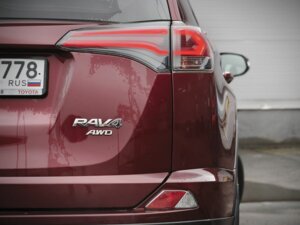 Toyota RAV4 2017 2.5 AT (180 л.с.) 4WD Престиж c пробегом - фото 4