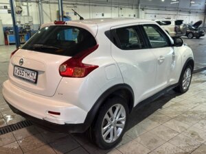 Nissan Juke 2014 1.6 CVT (117 л.с.) SE c пробегом - фото 4