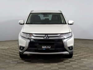 Mitsubishi Outlander 2015 2.0 CVT (146 л.с.) 4WD Instyle 2017 c пробегом - фото 2
