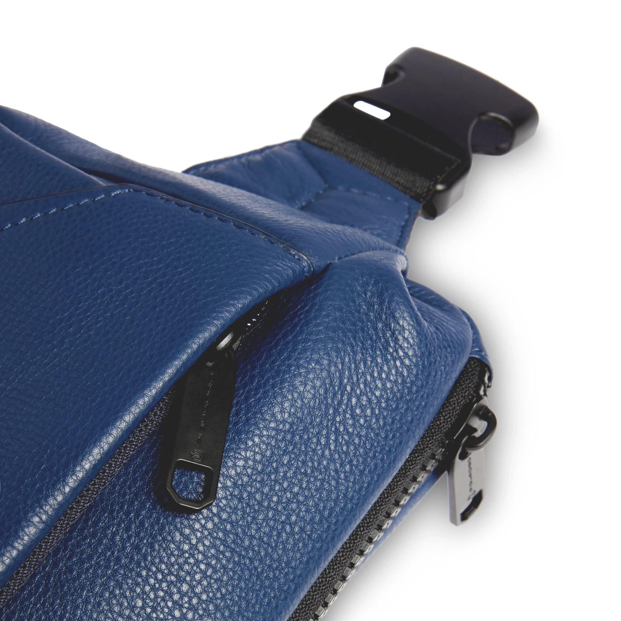 Сумка на пояс мужская Piquadro Than CA6617S135/BLU синий натур.кожа