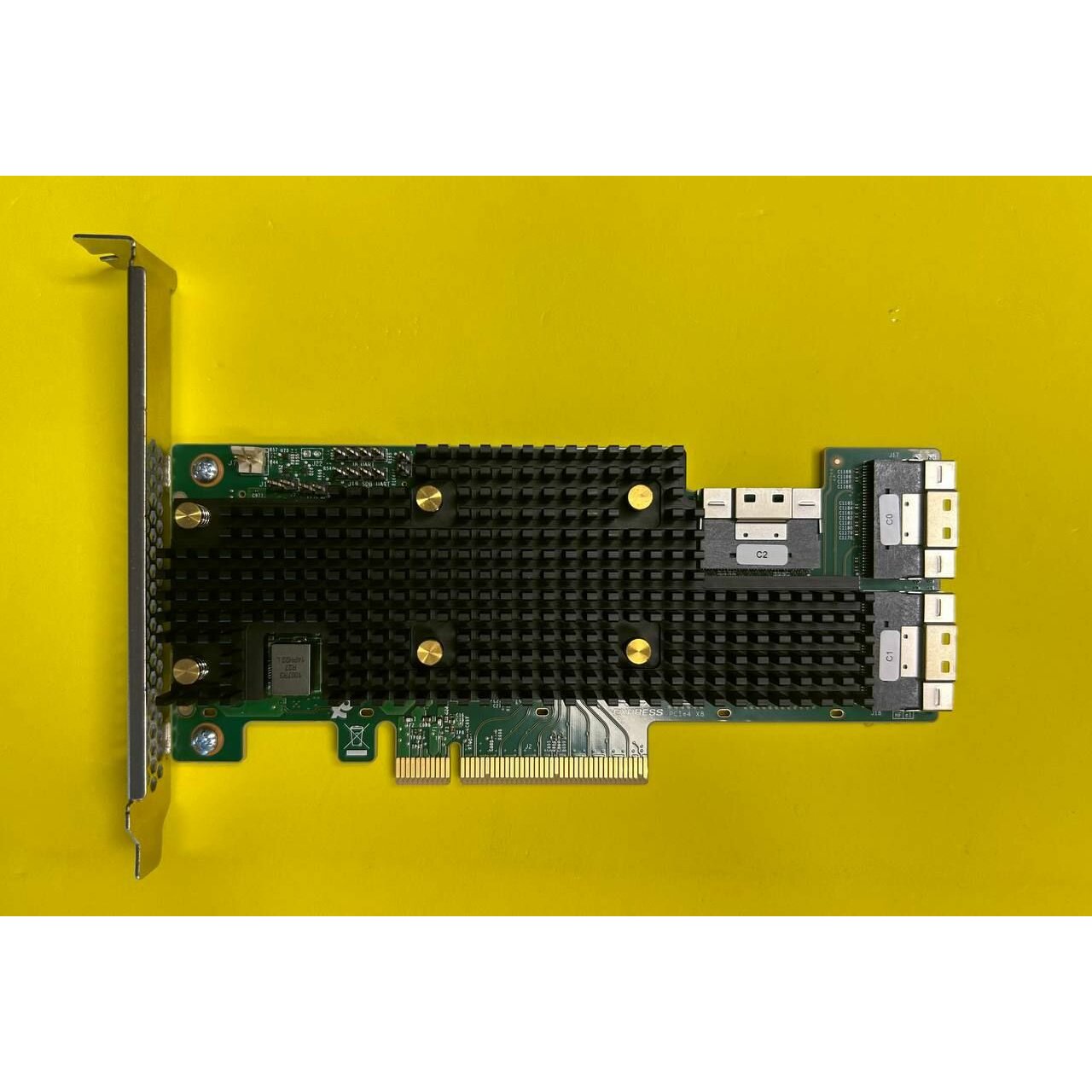 Broadcom 05-50111-01001 / 03-50111-01001 '9600-24i SGL (05-50111-01) PCIe v4 x8 LP, Tri-Mode SAS/SATA/NVMe 24G HBA, 24port(3*int SFF8654), SAS4024 IOC, RTL