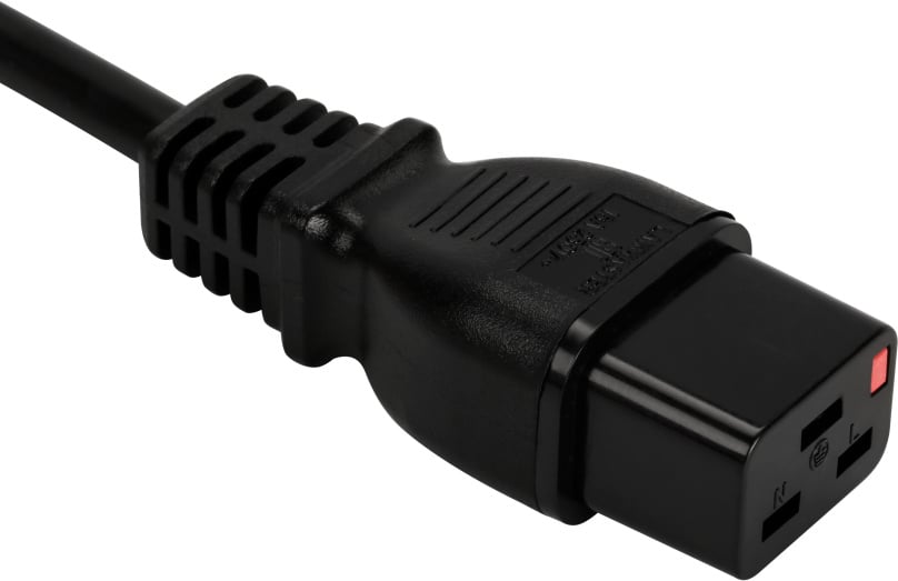 Шнур питания Lanmaster LAN-PP19L/20-3.0-BK C19-C20 проводник.:3x1.5мм2 3м 220В 16А черный