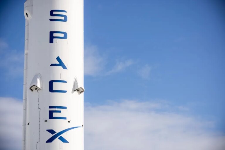 Собери информацию о SpaceX после объявления о первом публичном размещении акций (IPO) 1 Собери информацию о SpaceX после объявления о первом публичном размещении акций (IPO)