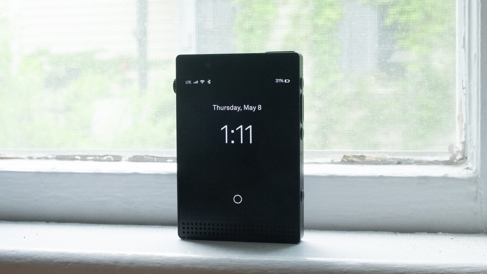 Минималистичный Light Phone III вскоре будет поддерживать тщательно отобранный набор сторонних приложений.