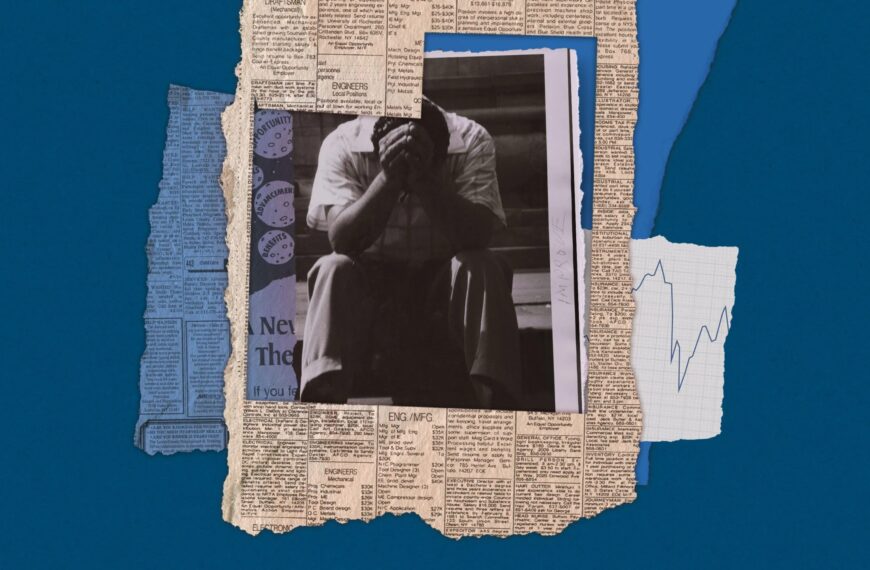 Коллаж с газетными вырезками, снимком человека и графиком на фоне синей бумаги.