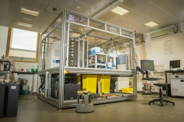 Революция в области «самоуправляемых» лабораторий. Часть 1ая 3 Современная лаборатория с автоматизированным оборудованием для научных экспериментов.