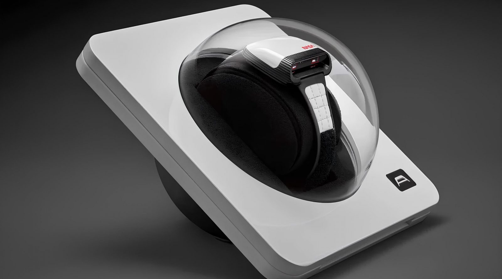 Футуристический дизайн часов в защитном футляре на черном фоне.