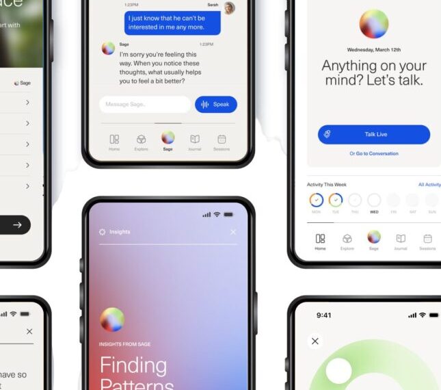 Интерфейс приложения для общения на экране смартфонов.