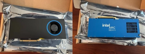 Графическая карта Intel Arc Pro A310 в упаковке, вид спереди и сзади.