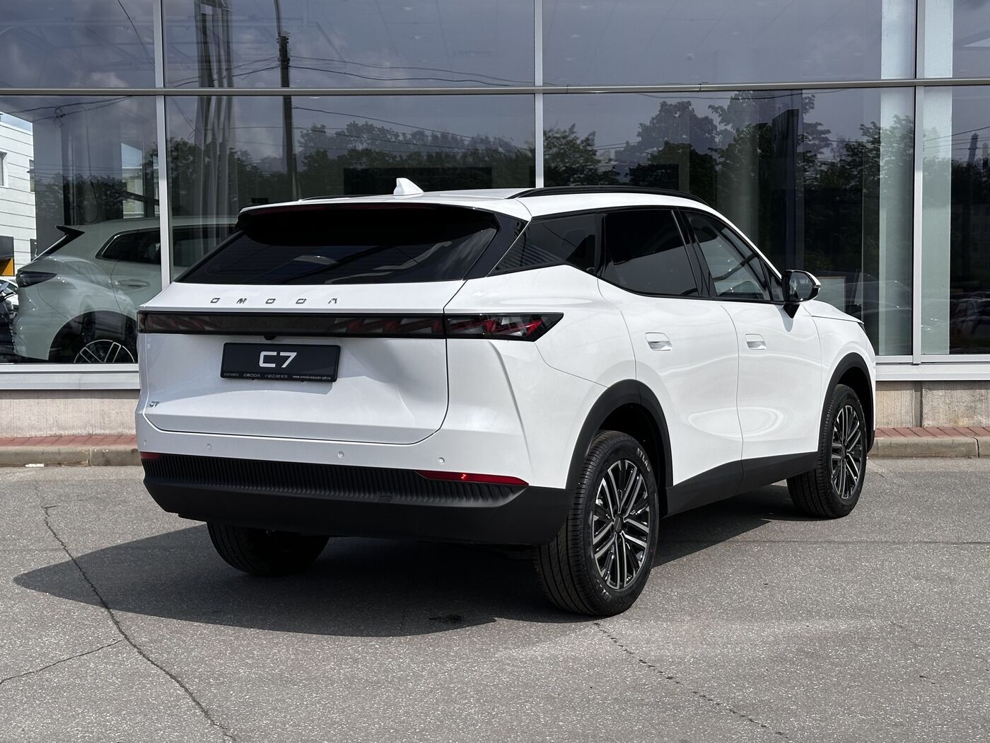 кроссовер omoda