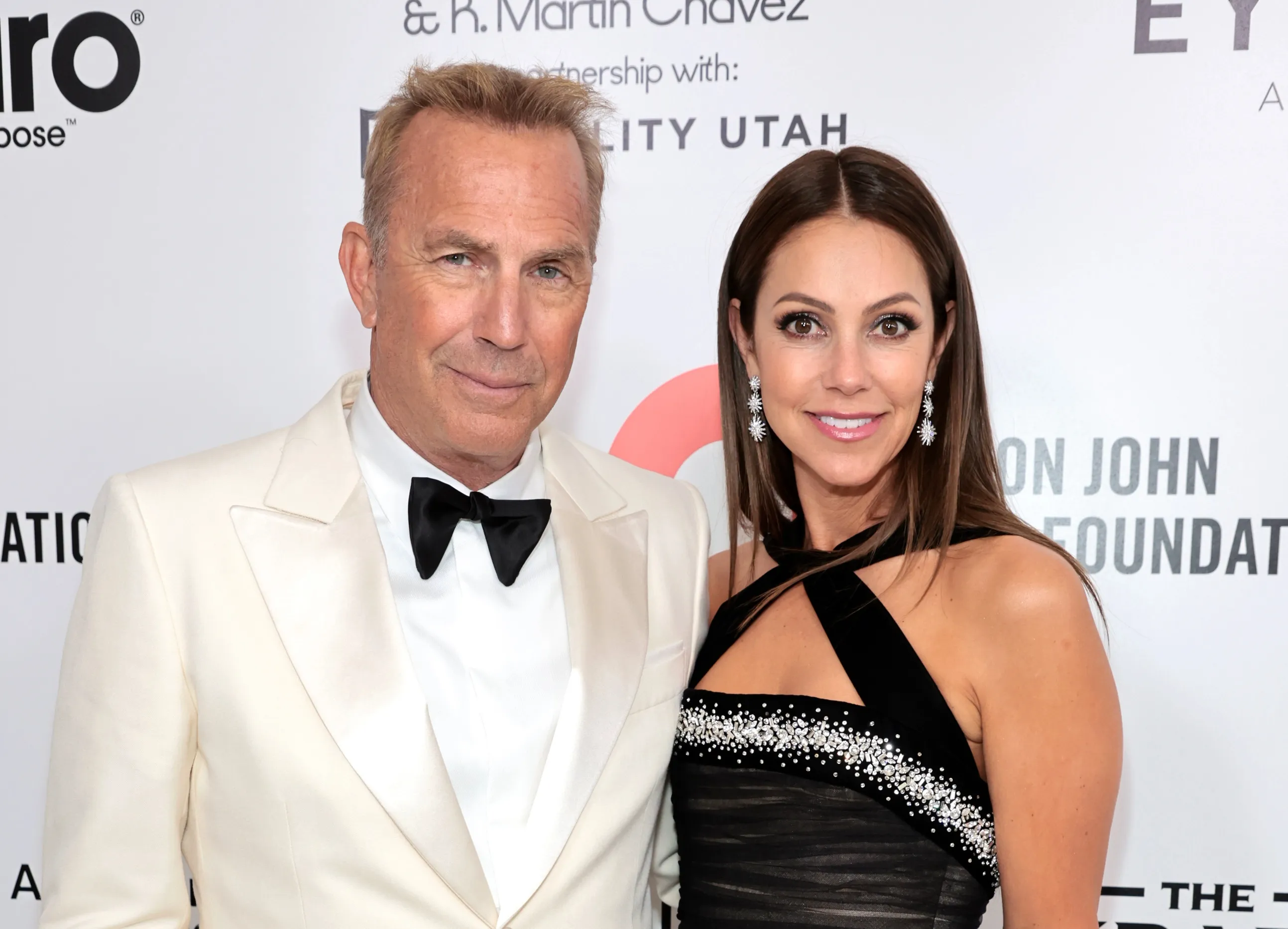 Кевин костнер и его жена. Кристин и кевин костнер фото. Кевин костнер с женой. Кевин костнер с женой. Кристин баумгартнер.