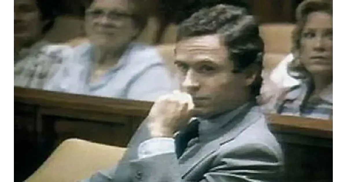 Тед банди серийные убийцы 1970 х годов. Тед банди. Тед банди в суде. Тед банди фото.