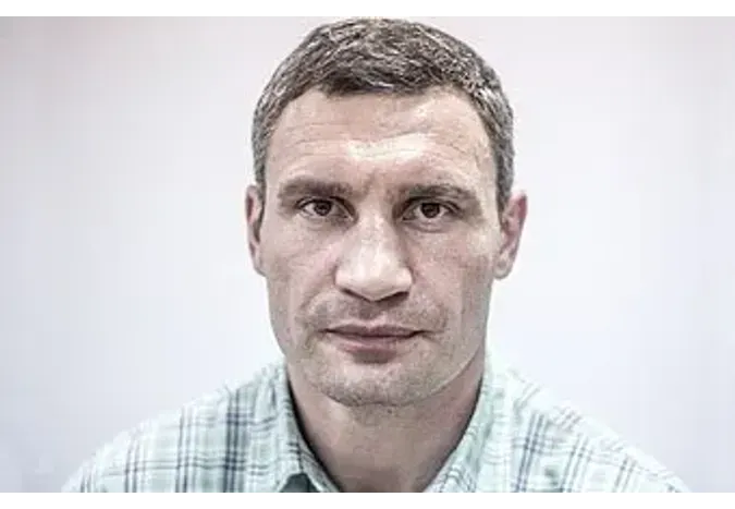 Виталий кличко фото. Виталий кличко. Виталий кличко мем. Лицо кличка. Владимир кличко фото.