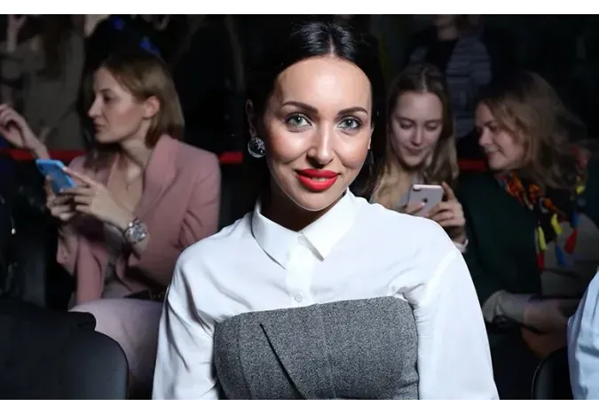 Известные светские звезды. Светская хроника российских звезд. Светская жизнь москвы. Семенович и манучаров. Звезды шоу бизнеса.