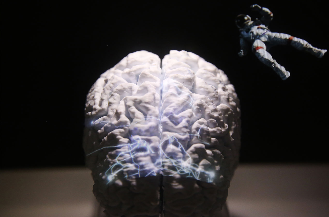 Как за 30 секунд перенастроить свой мозг с негатива на позитив — техника из нейропсихологии