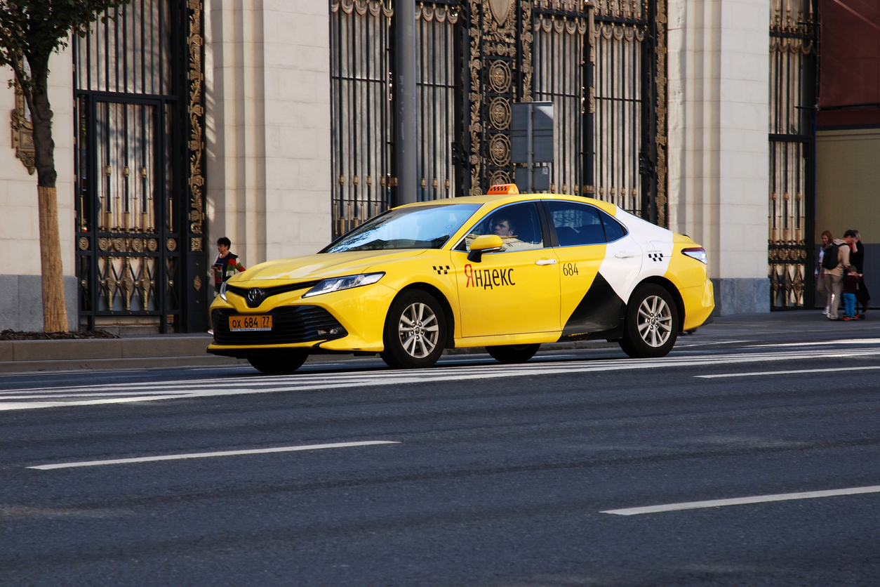 ФАС проверит, как слияние «Яндекс.Такси» и Uber повлияло на стоимость поездок          