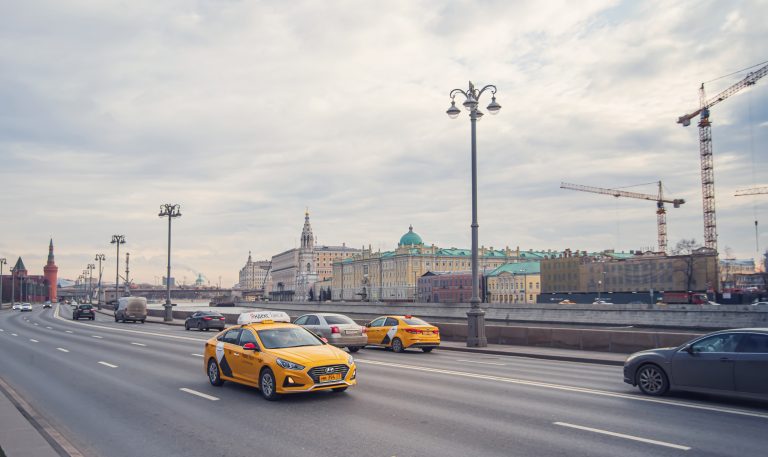 ФАС проверит сделку «Яндекс.Такси» и «Везёт»          