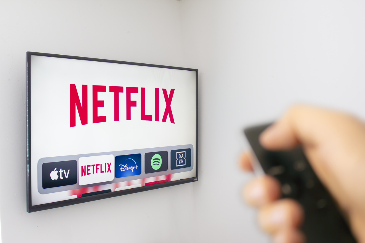 Российские онлайн-кинотеатры потребовали проверить Netflix и включить его в реестр Роскомнадзора