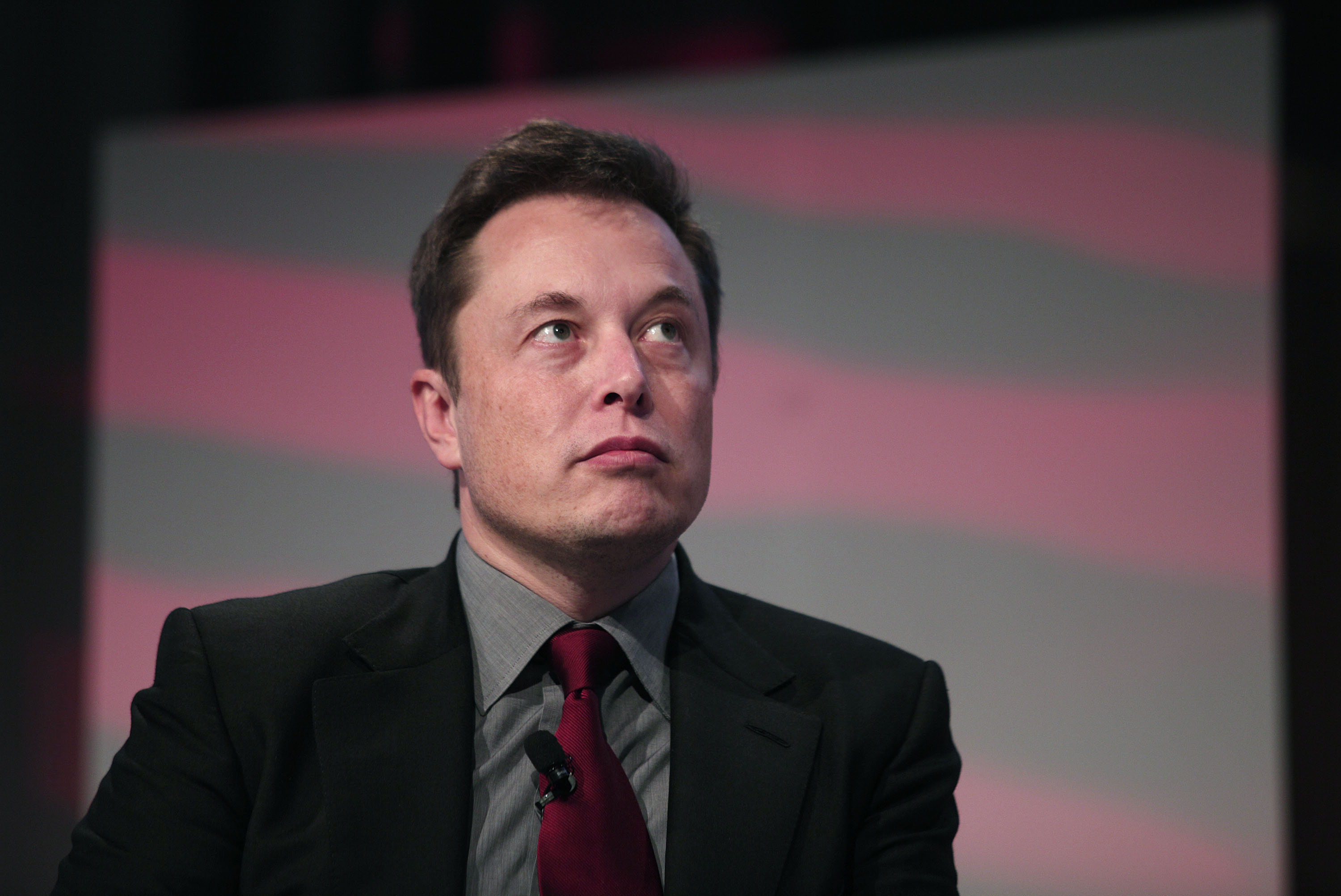 Биткоин обвалился после заявления Илона Маска о приостановке продаж Tesla за криптовалюту