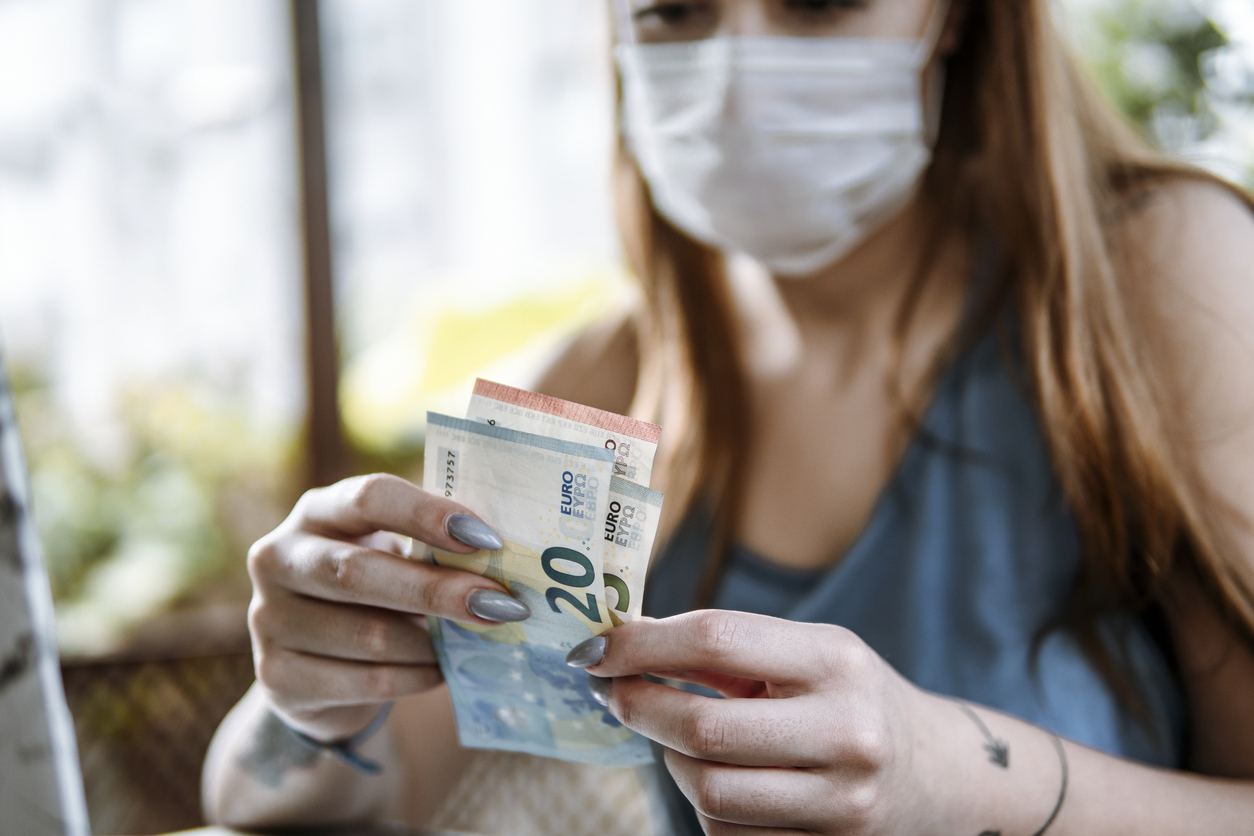В Греции молодым людям дадут по 150 за прививку от коронавируса