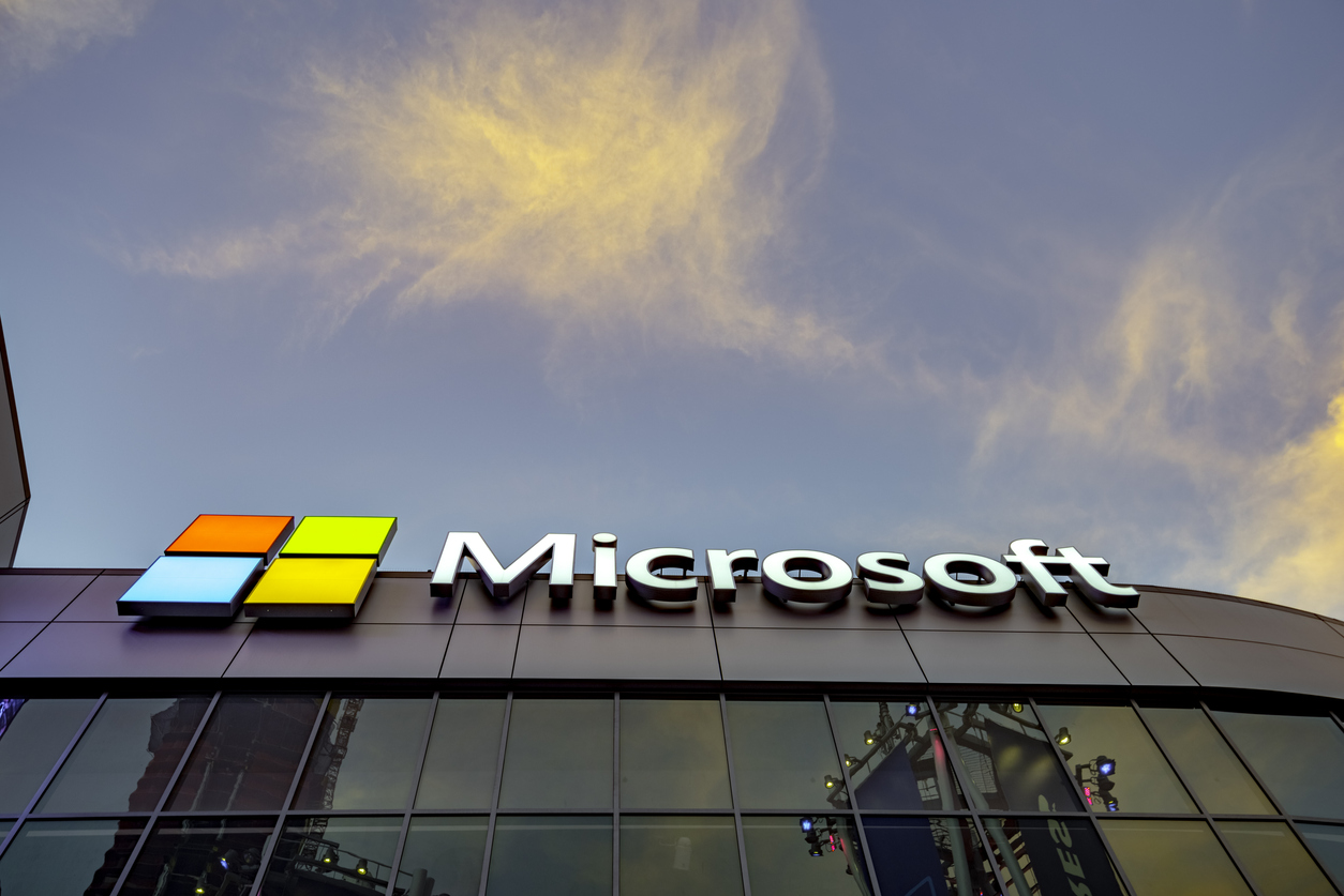 Треть запросов правительства к Microsoft – засекречены          