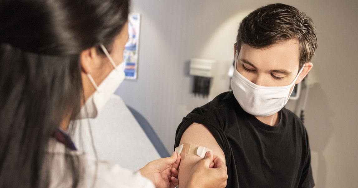 В Дании привитым двумя вакцинами от коронавируса предложили сделать третью прививку          