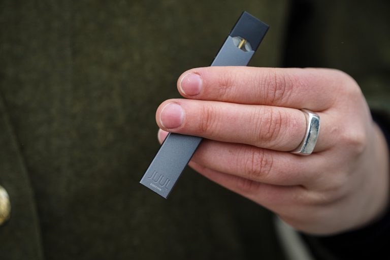 Juul заплатила $51 тыс. за публикацию статей о пользе своих электронных сигарет в научном журнале