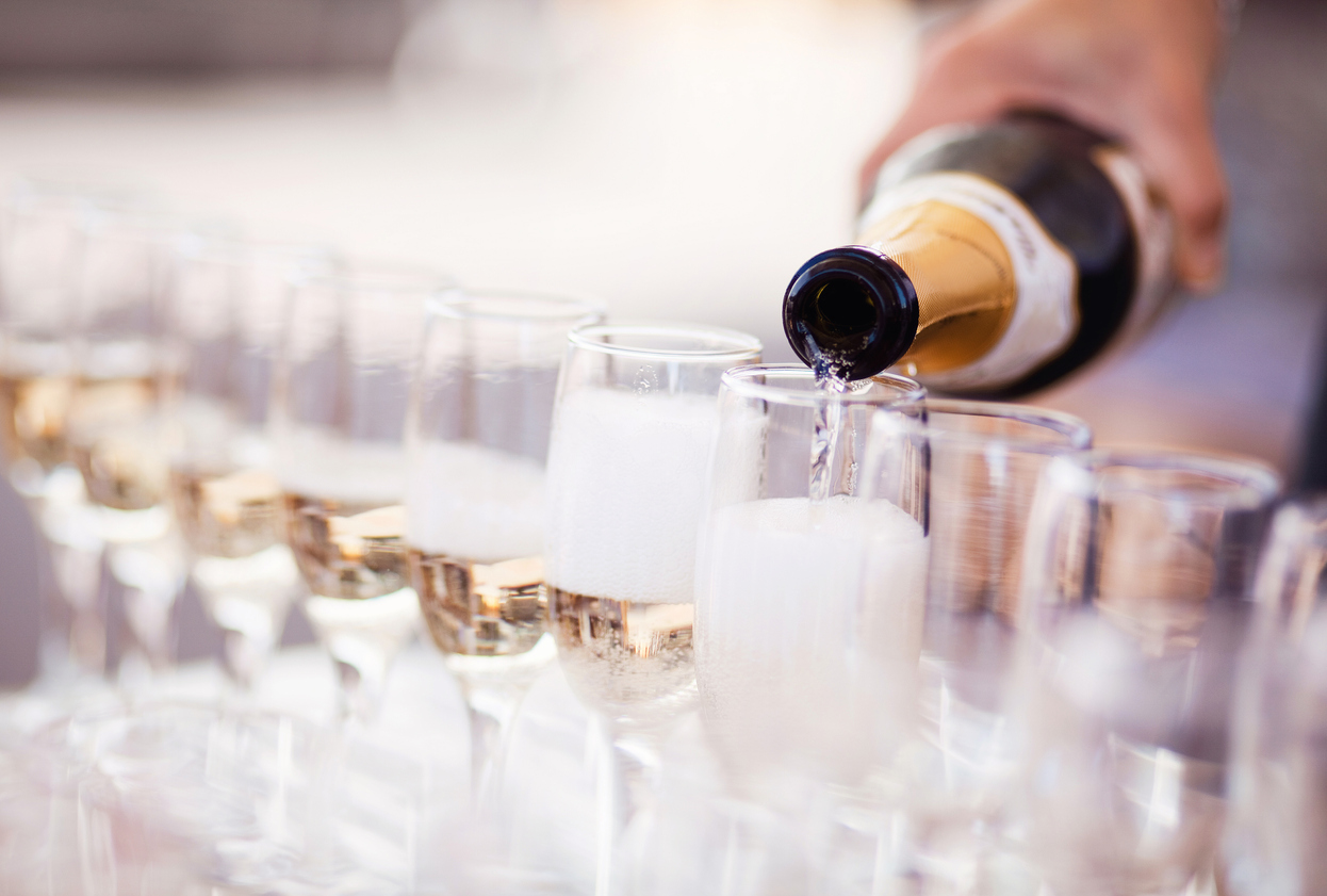 После того как Moët согласился называться игристым вином, акции Абрау-Дюрсо обновили максимум за месяц