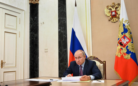 Путин признал всеобщую усталость от коронавируса          