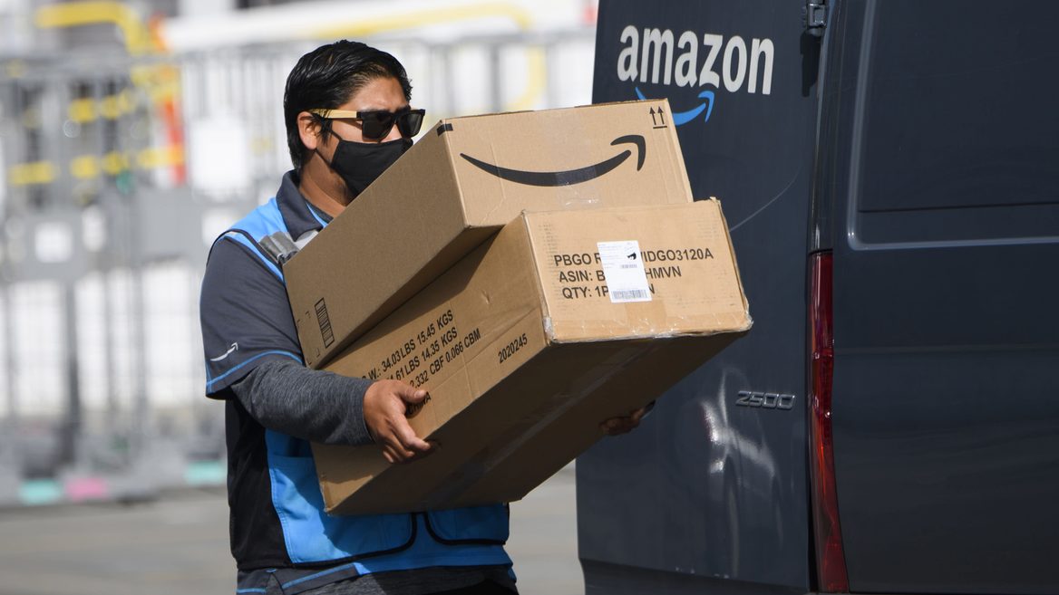 Зарплаты водителей Amazon начала определять нейросеть          