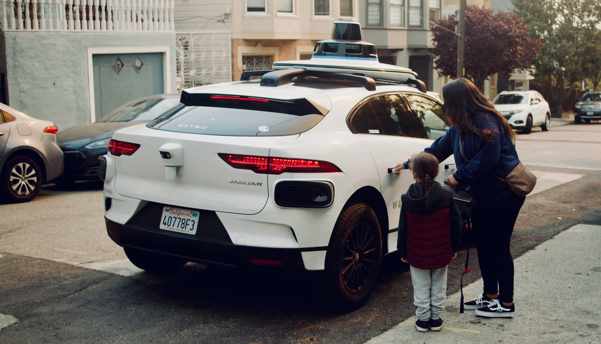 Waymo начала бесплатно тестировать беспилотные такси в Сан-Франциско