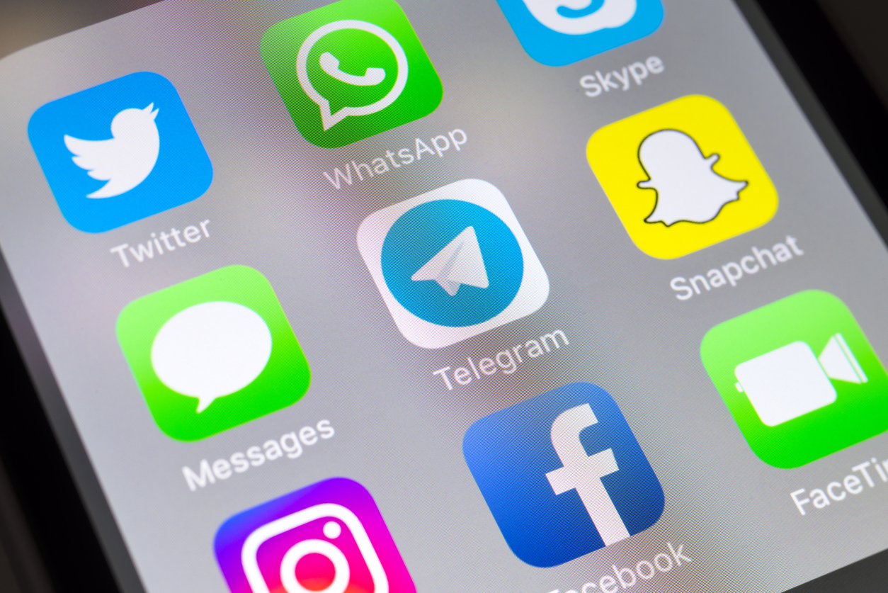 Крупнейший в России книгоиздатель подал в суд на Telegram