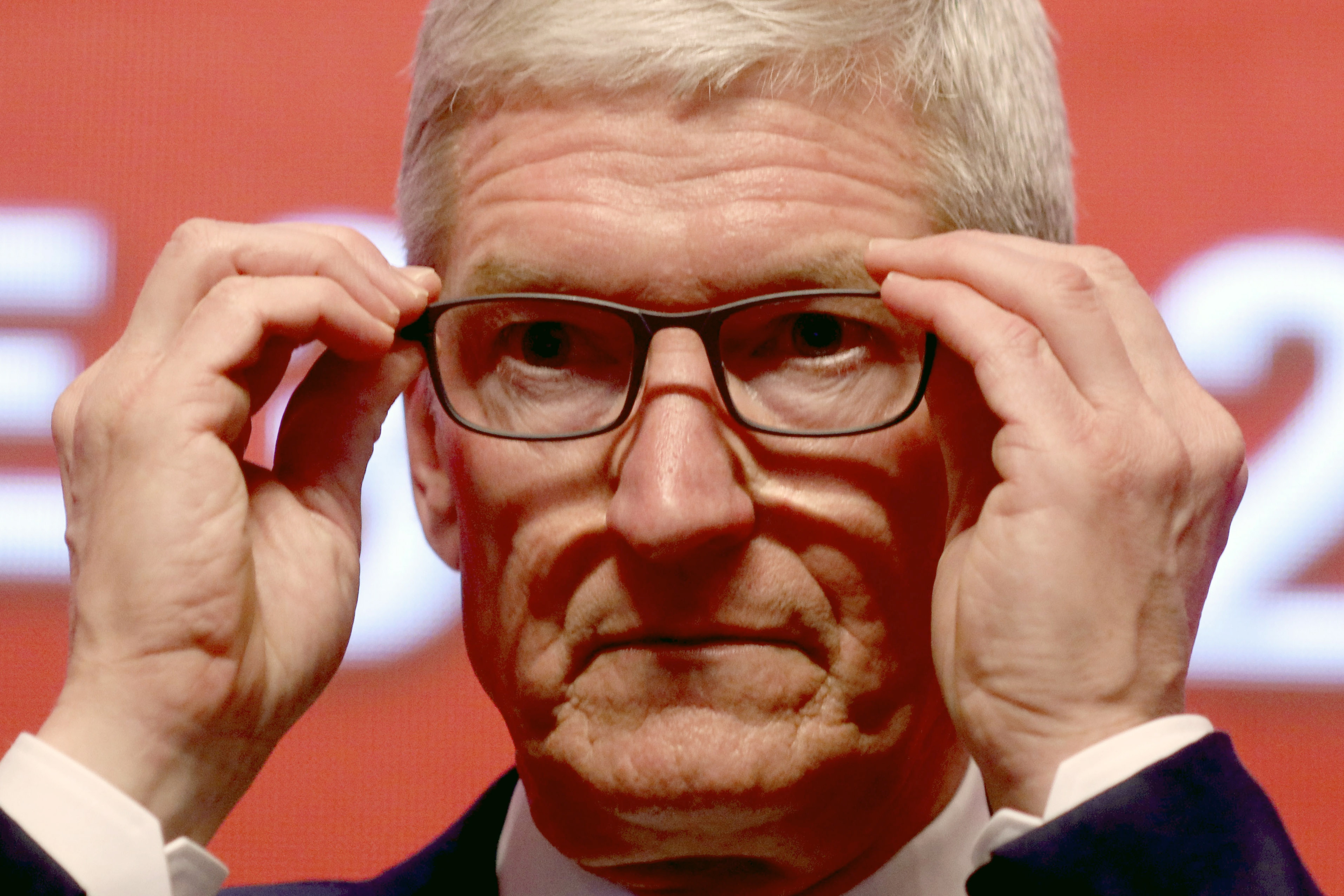 Тим Кук получил вознаграждение в виде акций Apple на $750 млн