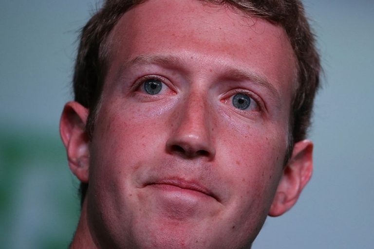 Facebook отложила выпуск новых продуктов для оценки угроз репутации после критики в СМИ          