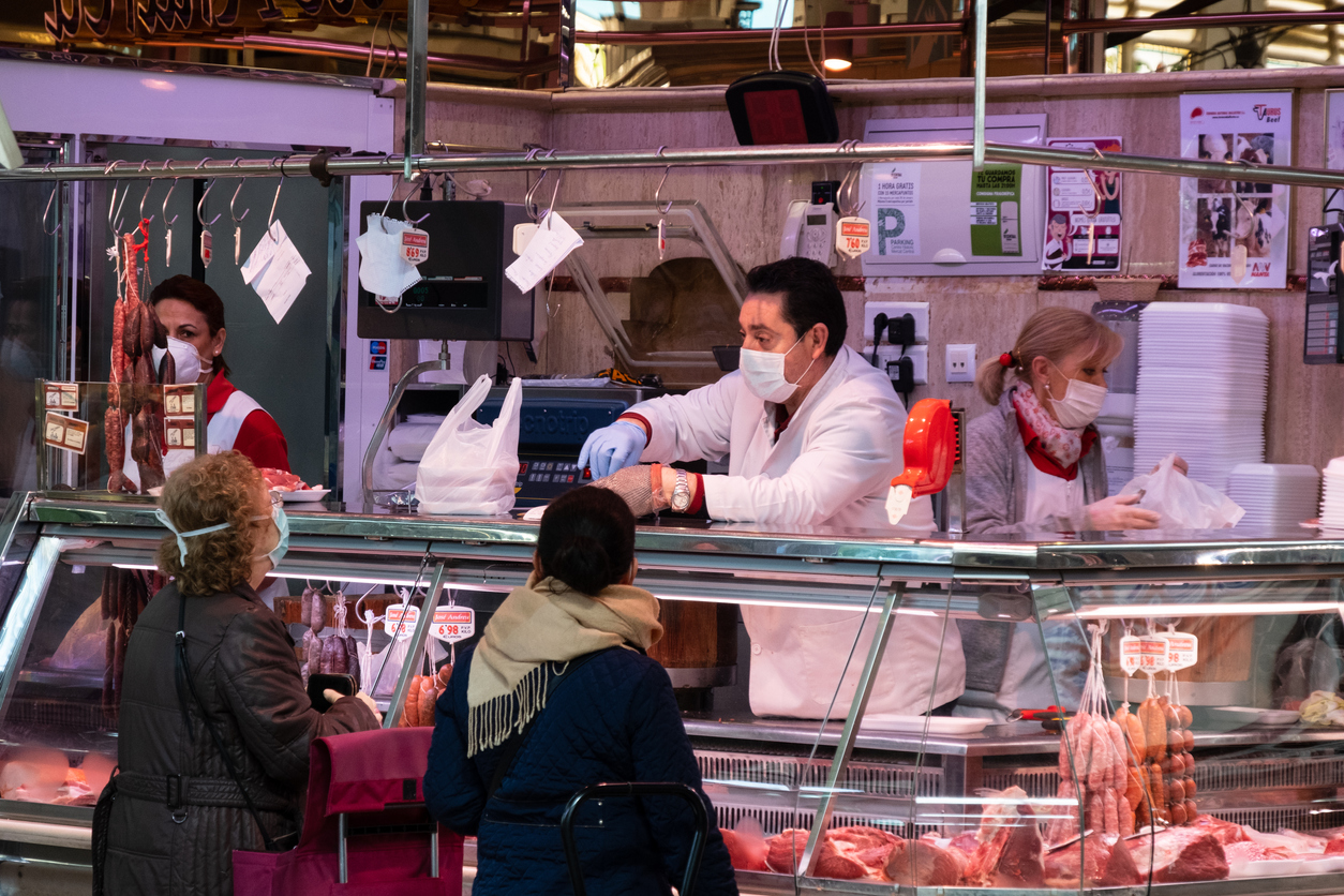В Испании с 2023 года запретят продавать продукты в пластиковой упаковке