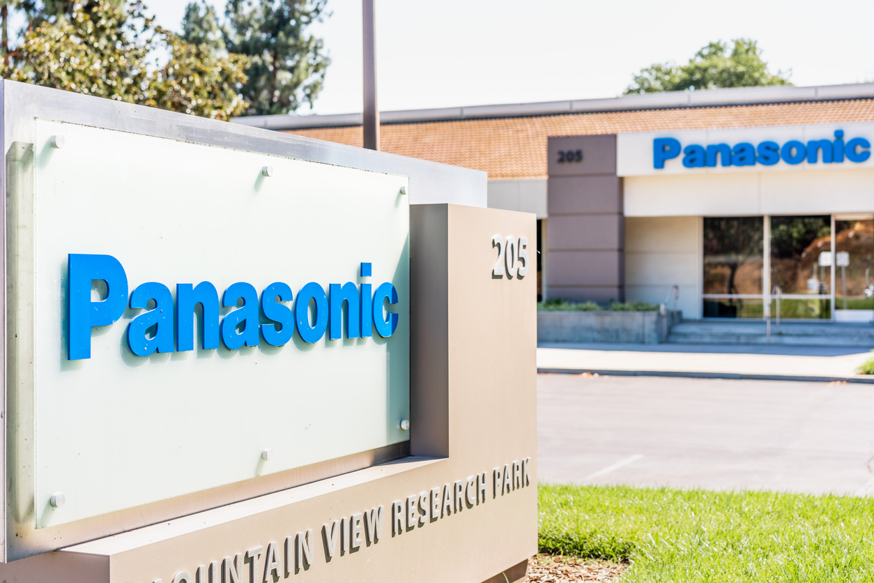 Акции Panasonic подскочили на фоне презентации нового аккумулятора для Tesla