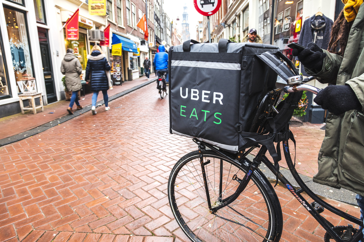 Uber запустит сервис экспресс-доставки продуктов в Париже
