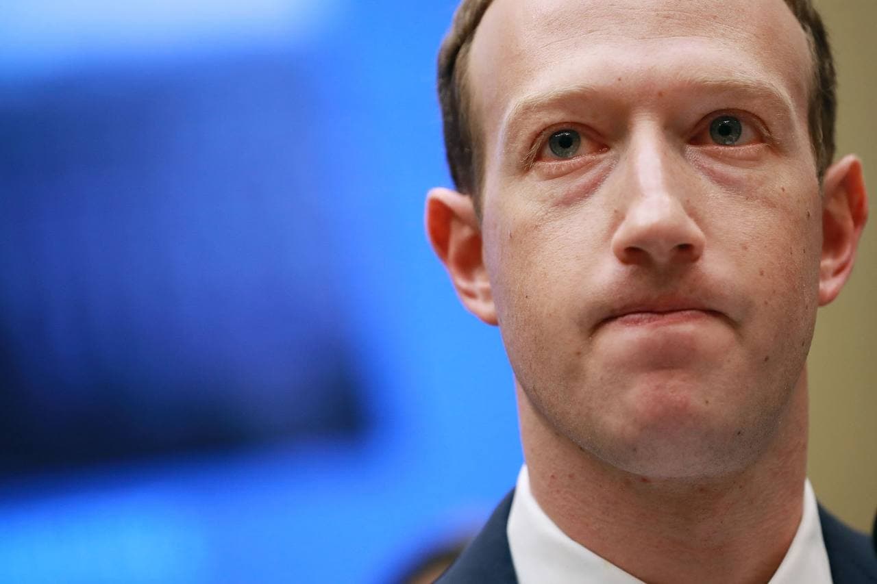 В работе Facebook, WhatsApp и Instagram произошел новый сбой