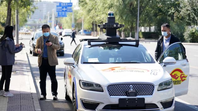 Baidu запустила платный сервис роботакси в Пекине