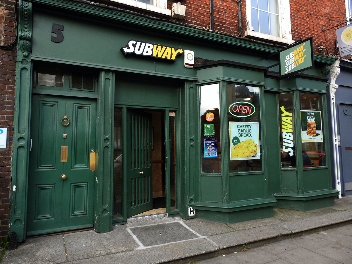 Умер последний из сооснователей Subway. Ему было 90 лет