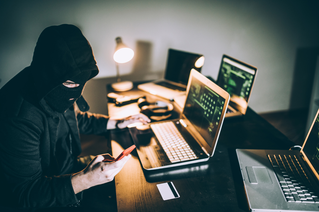 Apple начнет информировать пользователей о попытках взлома их устройств