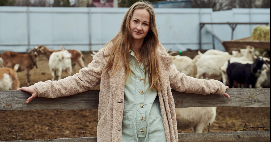 Любовь и козы: как семья из Воронежской области строит ферму и продаёт козье молоко