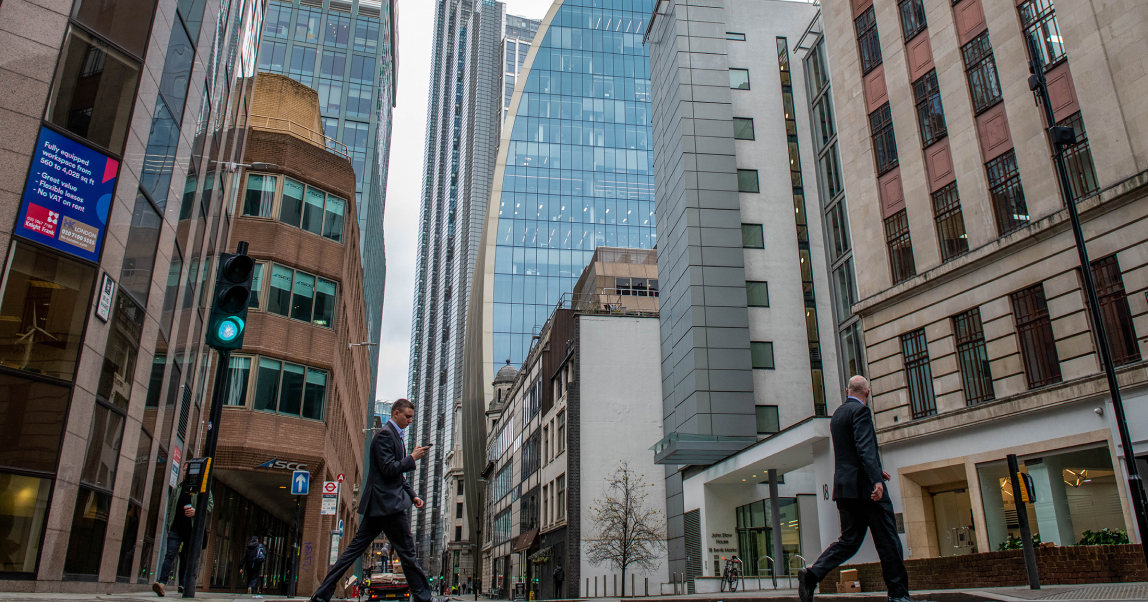 Малому и среднему бизнесу в России ещё никогда не было так дёшево выходить на биржу. Как и зачем это делать?