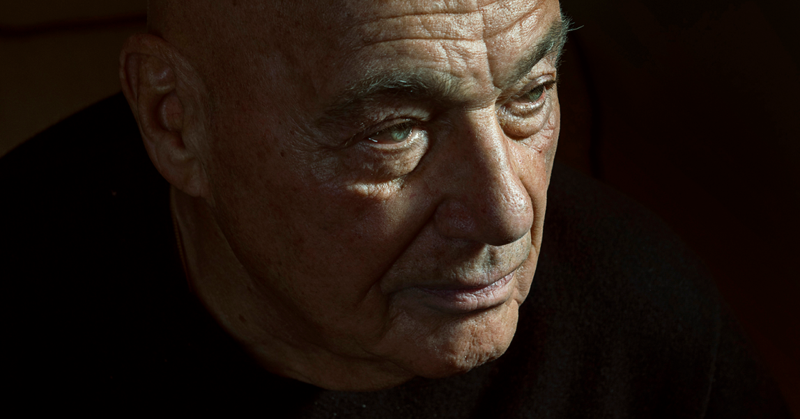 «Половина несчастий людей связана с тем, что они занимаются не своим делом». Владимир Познер — о необходимости усилий, бизнесе со знаком минус и верности себе