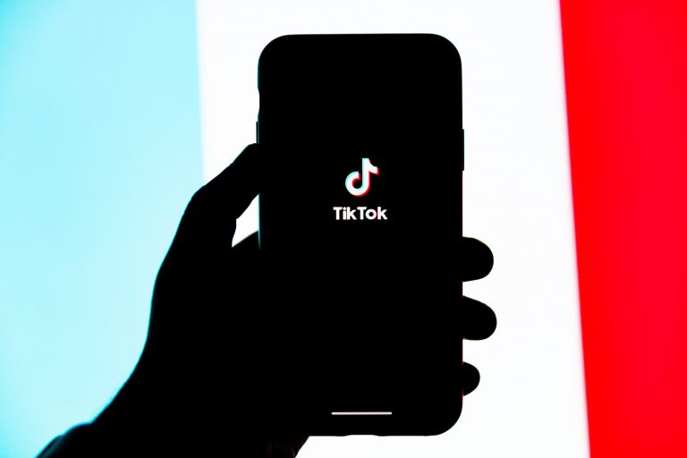 TikTok обогнал Google по трафику в 2021 году          