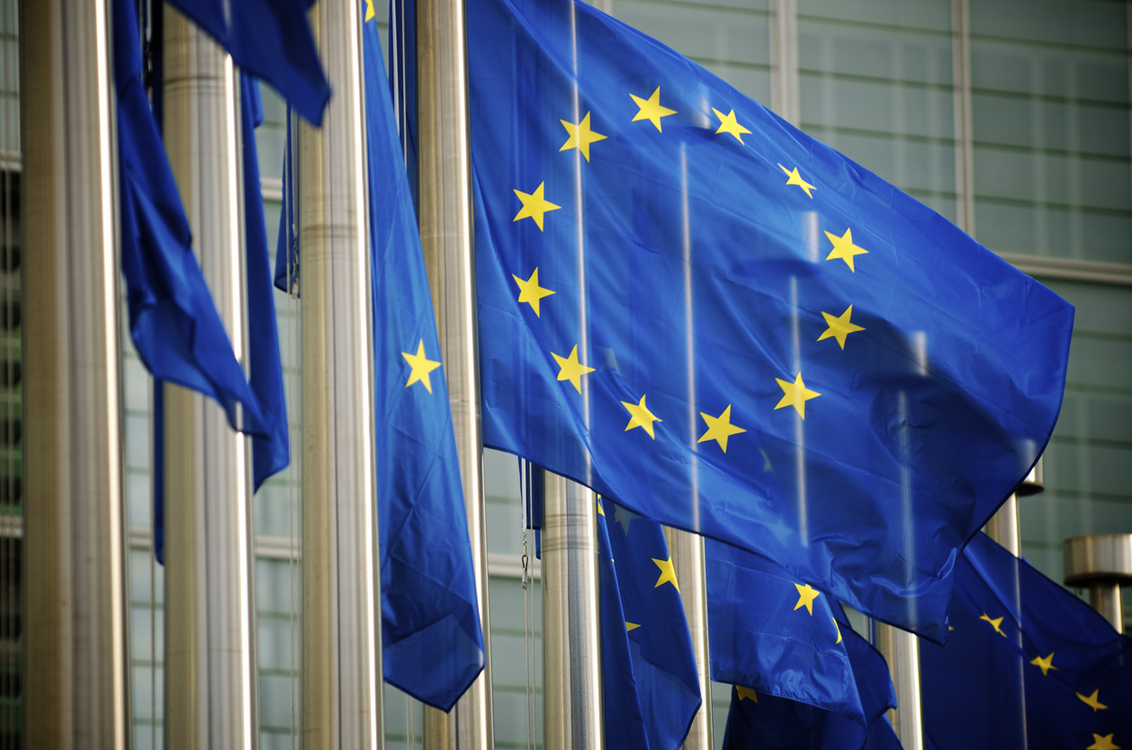 Европарламент утвердил законопроект, который запрещает использовать личные данные для онлайн-рекламы          